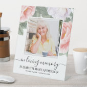 愛する記憶ピンクの白いフローラ葬儀の写真 台座サイン (インサイチュ)