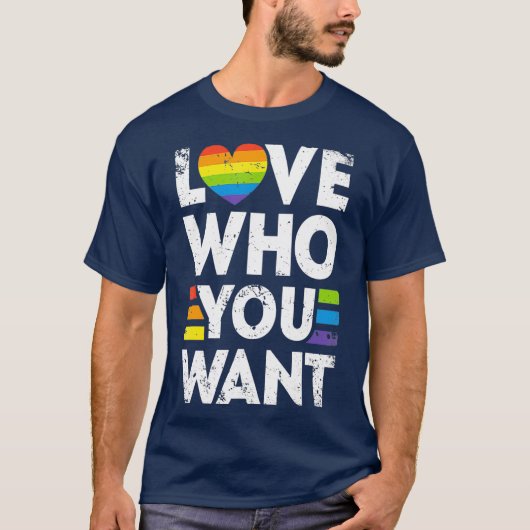 愛する誰がゲイプライドLGBTの男性の女性LGBTQ Tシャツ (正面)