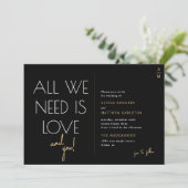 愛だけが必要 | 現代のブラック + ゴールドのウェディング 招待状 (スタンド正面)