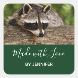 愛でつくられた、丸太にかわいいタヌキ スクエアシール