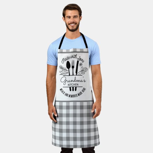 愛で作られた名前をカスタムするグレーバッファロープレイド エプロン (着用した状態)