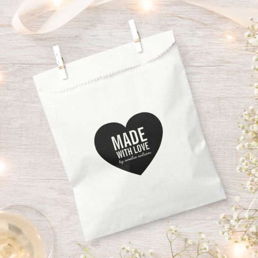 愛で作られた心の大胆さとスタイリッシュ フェイバーバッグ (クリップ留めされた状態)