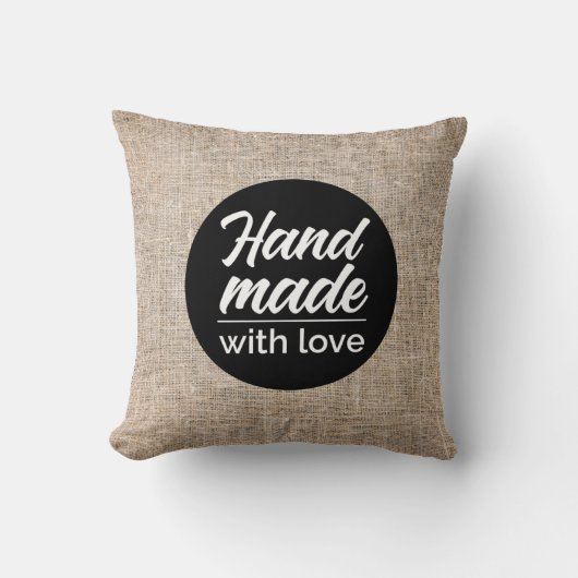 愛で作られた手 クッション (正面)
