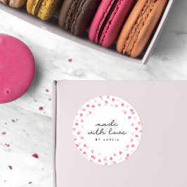 愛で作られた点在するピンクのハート紙吹雪 ラウンドシール