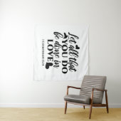 愛で全てを成し遂げよう – 1 Cor 16:14 タペストリー (インサイチュ(横))