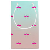 愛で愛らしいピンクのフラミンゴ スモールペーパーバッグ (裏面)