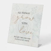 愛で成長する全てのものを一つ取って見て 台座サイン (正面)