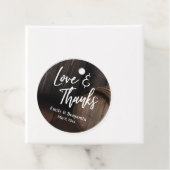 愛とカジュアル感謝していタイポグラフィ付き/木製バレル フェイバータグ (インサイチュ)