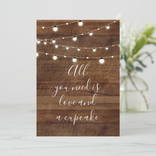 愛とカップケーキのウェディングサインだけが必要です 招待状 (スタンド正面)