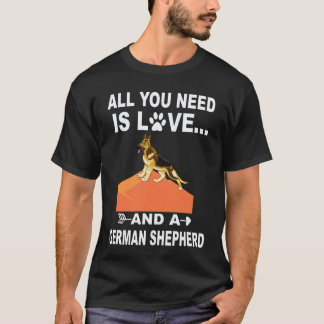 愛とジャーマンシェパードがあればいい Tシャツ