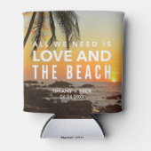 愛とビーチ結婚式の日の好意 缶クーラー (正面)