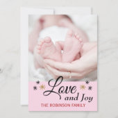 愛とモダン喜びベビーの初めてのクリスマス写真 シーズンカード (正面)