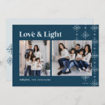 愛と光 |雪モダン片ハヌカー シーズンカード<br><div class="desc">お休モダンみの挨拶のためのフェスティバルとデザインは、右側に沿ってスノーフレークのガーランドで飾られたトレンドの冬の青い背景に2枚の写真を並べて配置した。レトロなレタリングの上に「Love & Light」が表示され、家名と年が下に沿って表示される。Hanukkah 2021のモダンAとeyecatchingホリデーカードデザイン。</div>