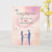 愛と冒険のカップルのシルエット カード (黄色い花)