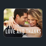 愛と感謝してい |モダンタイポグラフィの結婚写真 マグネット<br><div class="desc">祝感謝していカスタマイズ可能な写真で愛と感謝の意を結婚表現できる！このユニーク記念の品は、愛する人に特別な日を思い出させ表現るのに最適ですが、思い出に感謝してい残る方法で。タイポグラフィの写真モダンオーバーレイを搭載。写真と詳細を追加してパーソナライズこの写真感謝していは他のカードの株式で利用可能。感謝のノートを写真のパーソナライズされたあなたのマ結婚グネットと思い出感謝していせるよ。今日あなたの愛する人々に冷蔵庫のために到達するたびに特別な日の喜びを覚えさせなさい！</div>