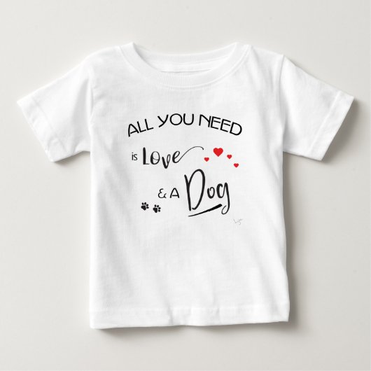 愛と犬があればいい!グラフィック ベビーTシャツ (正面)
