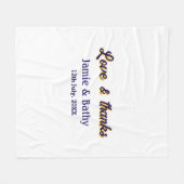 愛と紫感謝していオレンジカップル名の日付 フリースブランケット (正面(横))