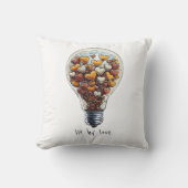 愛に照らされる クッション (正面)