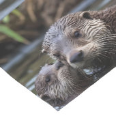 **「愛のエイドロフト：ミイラとベビーオッター」** ショートテーブルランナー (コーナー)