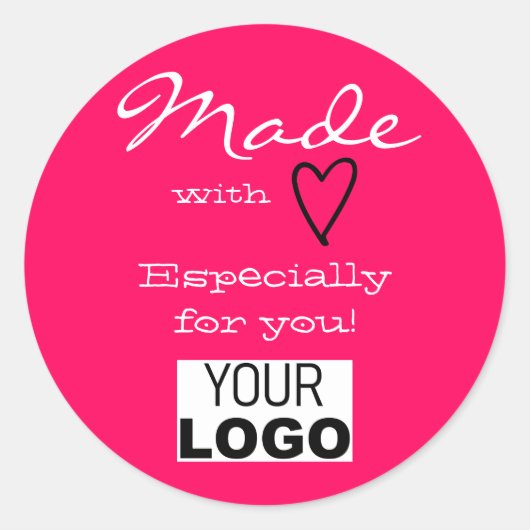 愛のクールハートロゴで作られたホットピンクのミニマリスト ラウンドシール (正面)