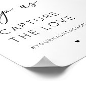 愛のサインを撮れ。白黒の書道 ポスター (角)