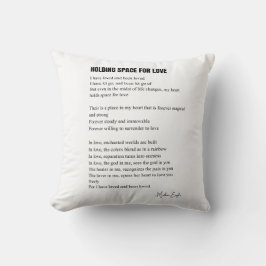 愛のスペースを保持する クッション