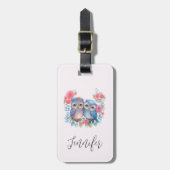 愛のフクロウが木の枝に座る ラゲッジタグ (正面縦)