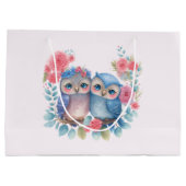 愛のフクロウが木の枝に座る ラージペーパーバッグ (裏面)