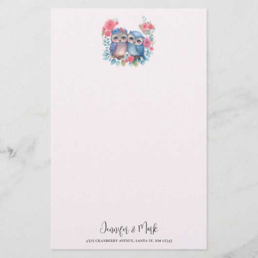 愛のフクロウが木の枝に座る 便箋 (正面)