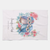 愛のフクロウが木の枝に座結婚る キッチンタオル (横)