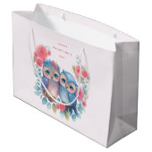 愛のフクロウズツリーブランチに座ってバレンタイン ラージペーパーバッグ (裏面アングル)