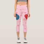 愛のボタン&スレッド – かわいいハートデザイン カプリレギンス (正面)