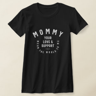 愛の世界 – 母の支える抱擁 – 母 Tシャツ