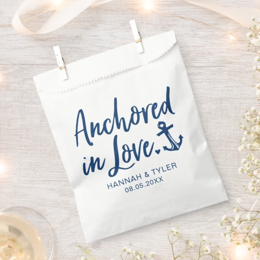 愛の中にアンカーされたビーチ航海の結婚の フェイバーバッグ (クリップ留めされた状態)