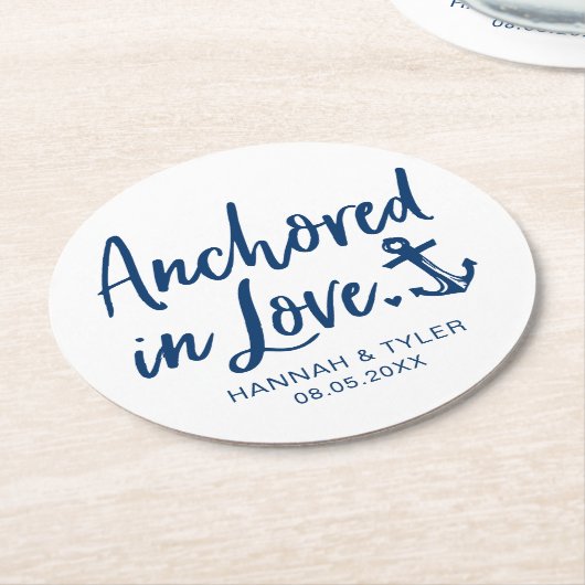 愛の中にアンカーされたビーチ航海の結婚の ラウンドペーパーコースター (アングル)