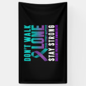 愛の人は一人で歩かないティール(緑がかった色)紫の自殺 横断幕 (縦)