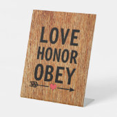 愛の名誉は変わった結婚しるしに従う素朴 台座サイン (正面)