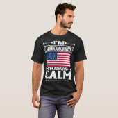 愛の国の旗アメリカ人は穏やかな贈り物に不満 Tシャツ (正面フル)