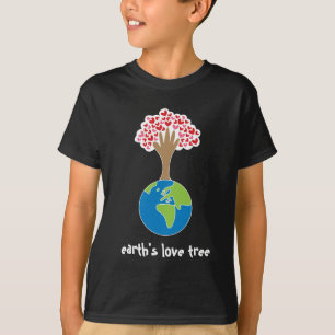 愛の地の手と赤とピンクのハートの木 Tシャツ