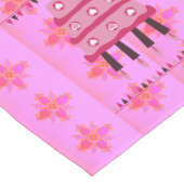 愛の多いハッピーバースデーが印刷さカスタムれた ロングテーブルランナー (コーナー)