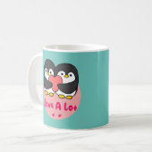 愛の多くのかわいいかわいいペンギン保持赤いハート コーヒーマグカップ (正面左)