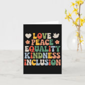 愛の平和ダイバーシティ包摂平等ブラックホイスト カード (黄色い花)