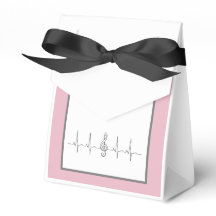 愛の恩恵の箱へのオード　詩人アドゥエラ・アコー作