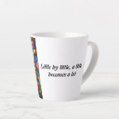 愛の抱擁 –  カフェラテマグ (右アングル)