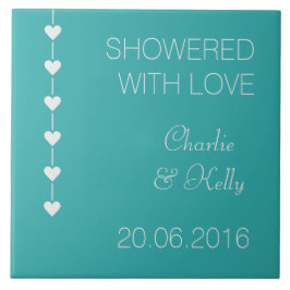 愛の文字とカラーカスタムタイルが散らばる タイル