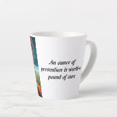 愛の温かさを一口一口に –  カフェラテマグ (右アングル)