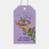 愛の物語の新しい章が始まる　ベイビーシャワーのための種の絵本 ギフトタグ (正面)