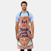 愛の要素：ヴィンテージピンクの構成。 エプロン (着用した状態)