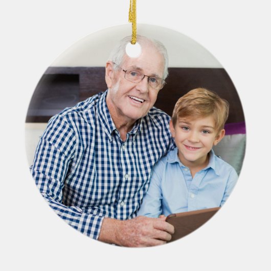 愛の記憶の冬の葉記念写真の赤 セラミックオーナメント (裏面)