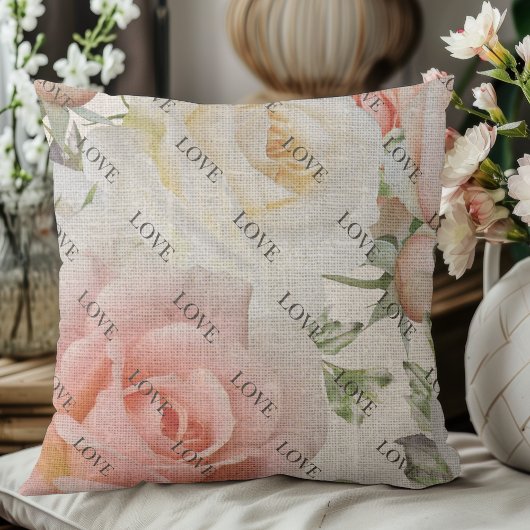 愛の開花：リネンのピンクと白のバラ クッション